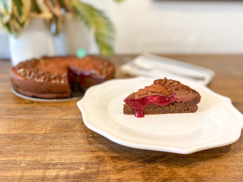 files/ChocolateCremeuxcakeslice.jpg