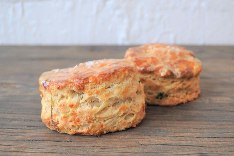 products/scallioncheddarbiscuit4_2.jpg